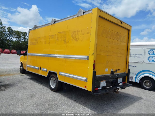 General Motors Savana Cutaway Work Van