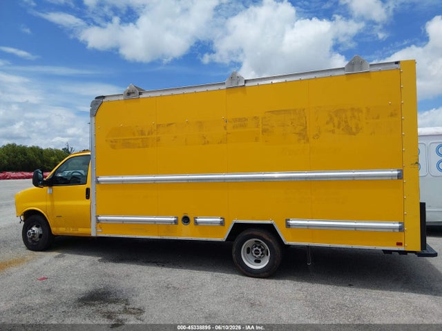General Motors Savana Cutaway Work Van