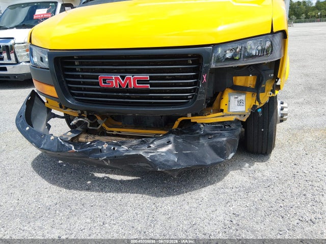 General Motors Savana Cutaway Work Van