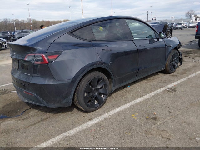 Tesla Model Y Long Range Dual Motor All-wheel Drive
