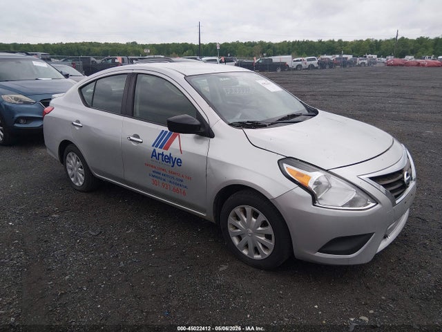 Salvage Nissan Versa Image