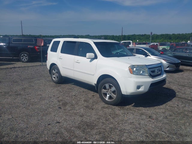 Salvage Honda Pilot Image