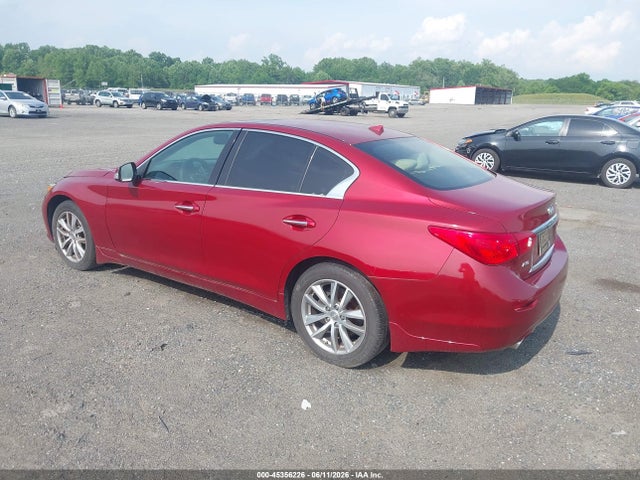INFINITI Q50 Premium