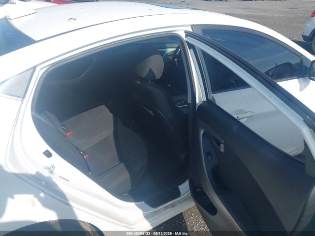Hyundai ELANTRA Value Edition