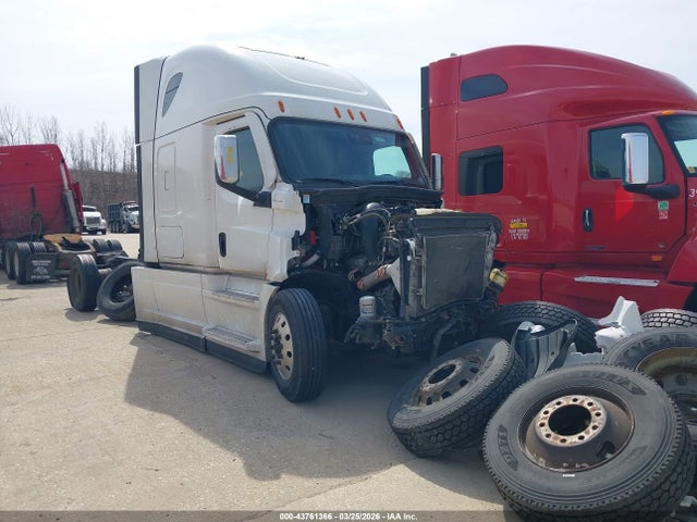 Salvage Freightliner New Cascadia 126 Image