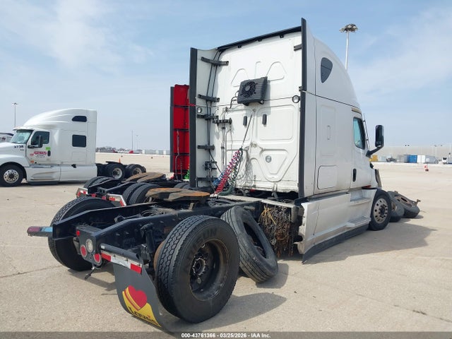 Freightliner New Cascadia 126
