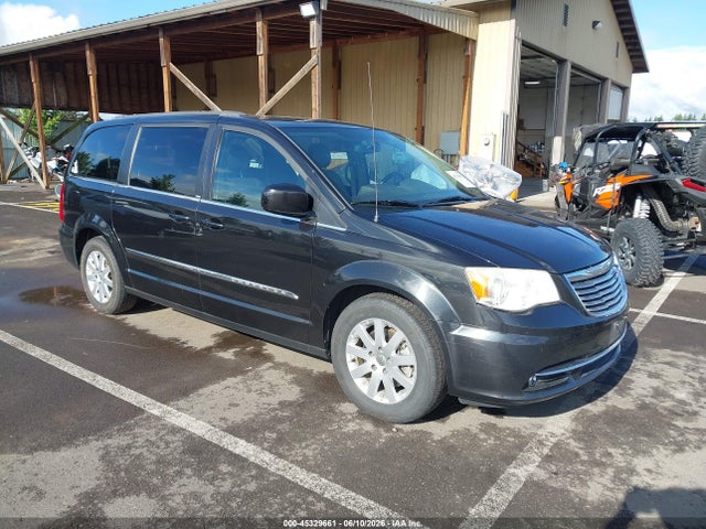Salvage Chrysler Town & Country Image