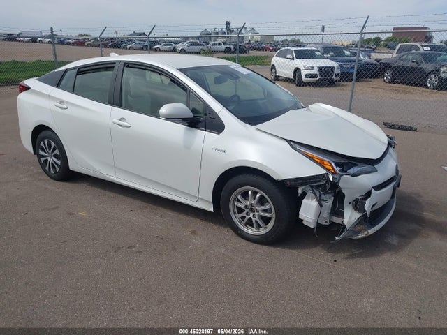 Salvage Toyota Prius Image