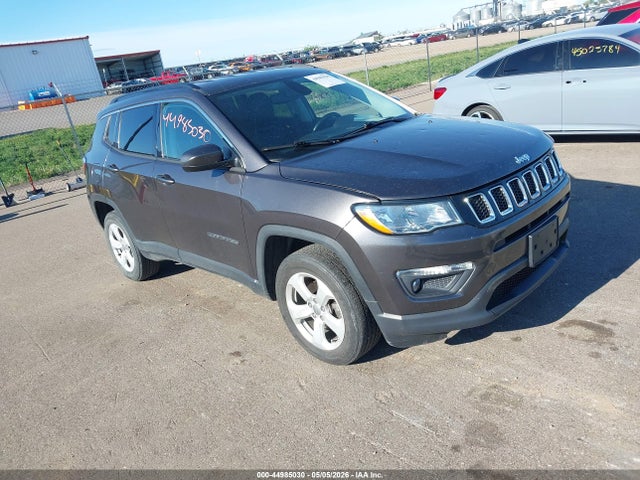 Salvage Jeep Compass Image