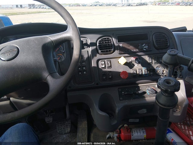 Freightliner M2 106