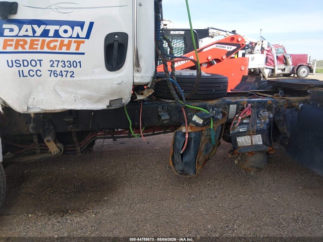Freightliner M2 106