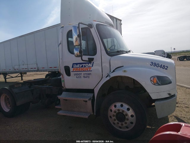 Freightliner M2 106