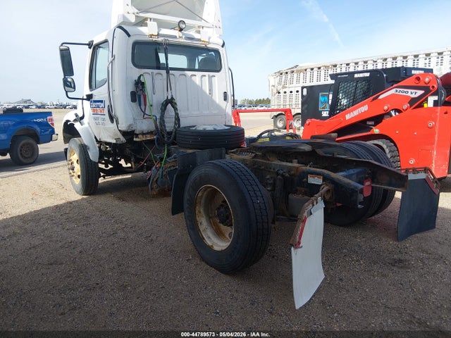 Freightliner M2 106