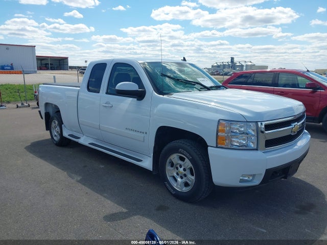 Salvage Chevrolet Silverado 1500 Image