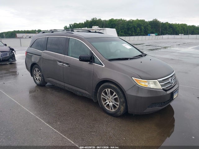 Salvage Honda Odyssey Image