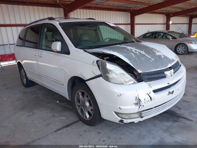 Salvage Toyota Sienna Image