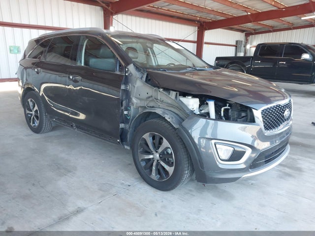 Salvage Kia Sorento Image