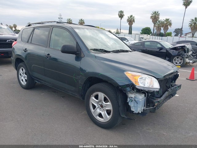 Salvage Toyota RAV4 Image