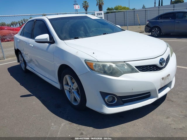 Salvage Toyota Camry Image