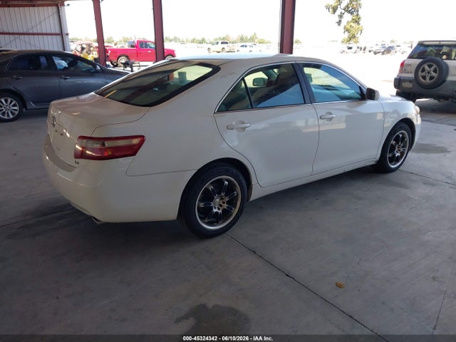 Toyota Camry Le V6