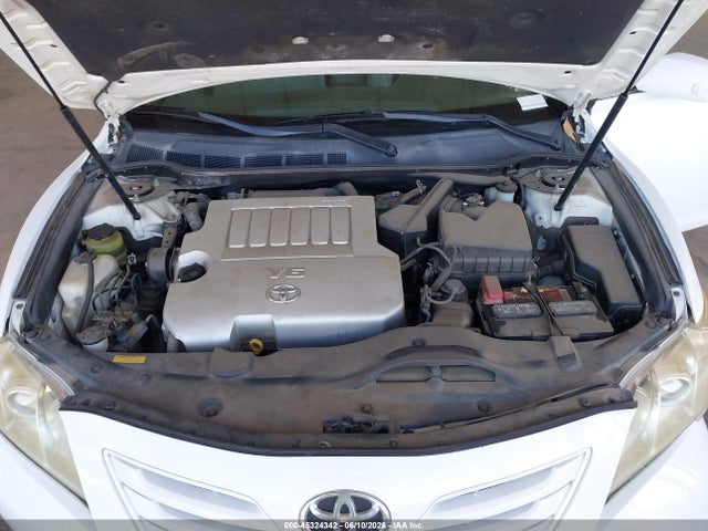 Toyota Camry Le V6