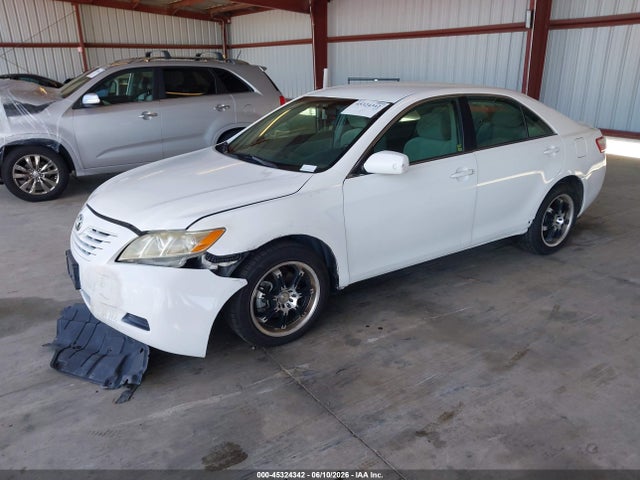 Toyota Camry Le V6