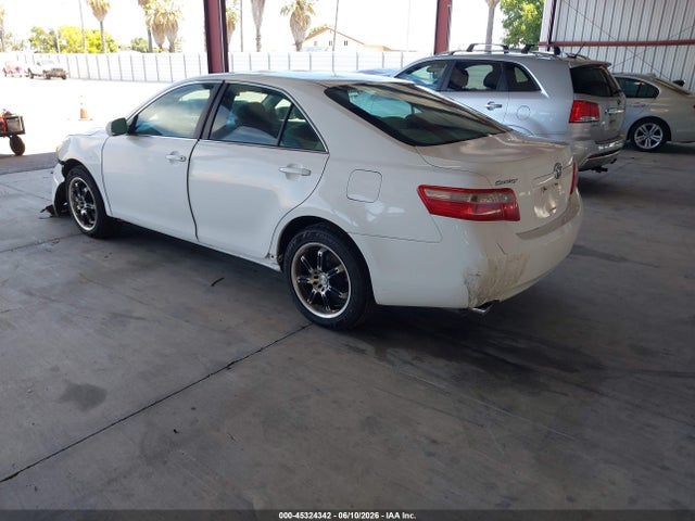 Toyota Camry Le V6