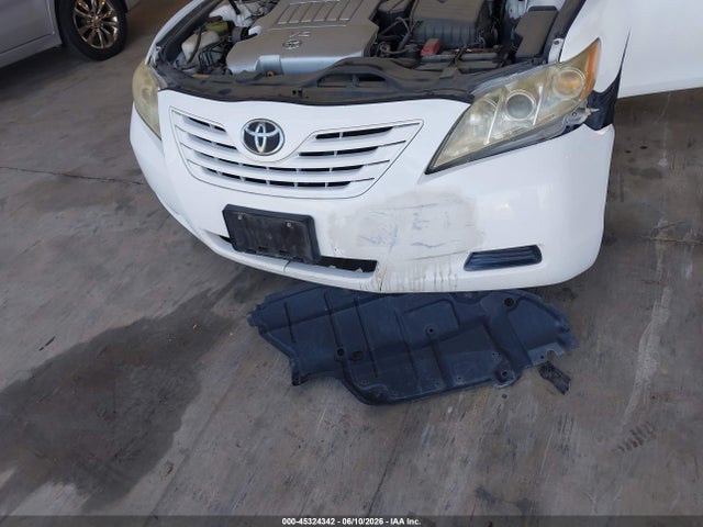 Toyota Camry Le V6