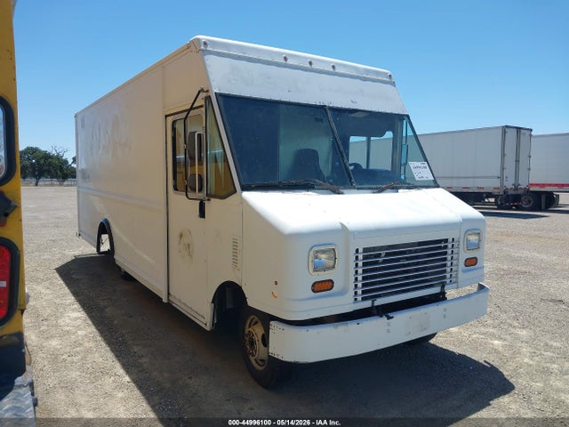 Salvage Ford E-450 Image