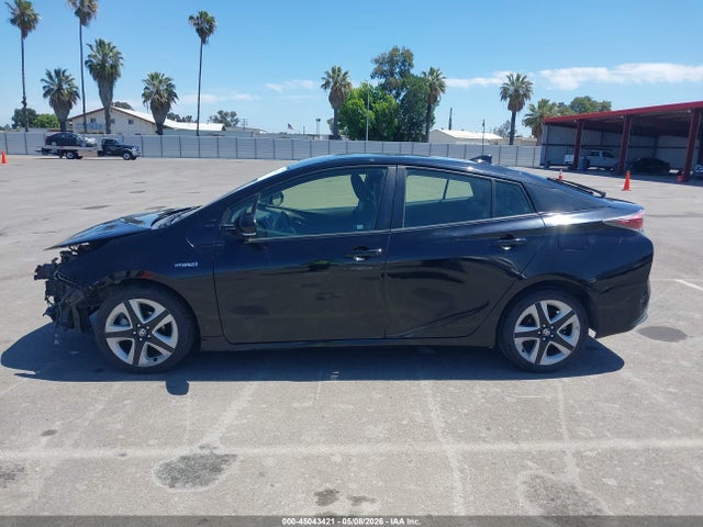 Toyota Prius Three Touring