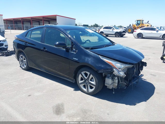 Salvage Toyota Prius Image