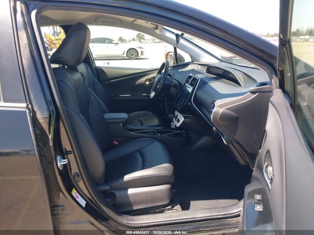 Toyota Prius Three Touring