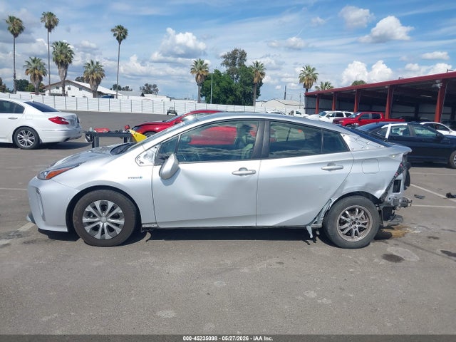 Toyota Prius Le Awd-e