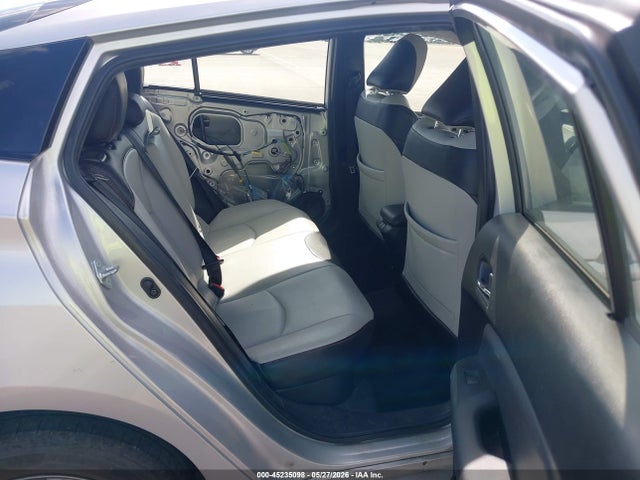 Toyota Prius Le Awd-e
