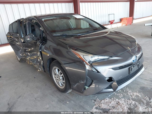 Salvage Toyota Prius Image