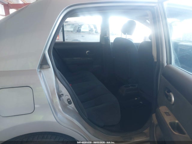 Nissan Versa 1.8s