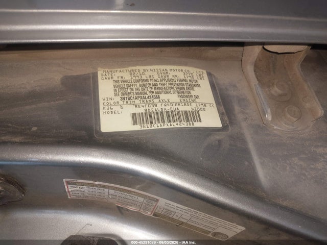 Nissan Versa 1.8s