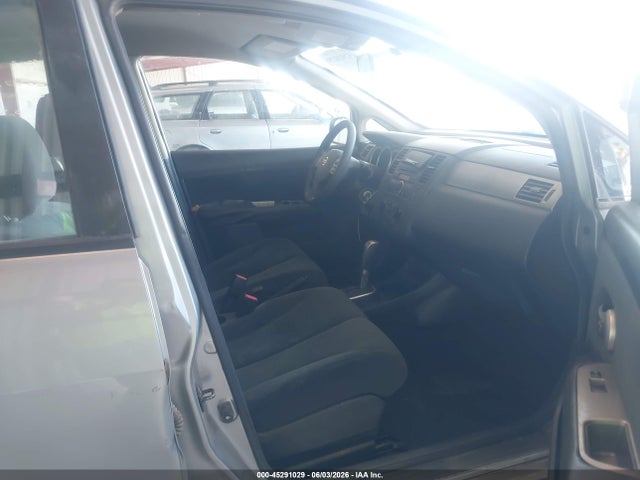 Nissan Versa 1.8s