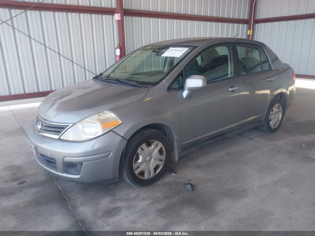 Nissan Versa 1.8s