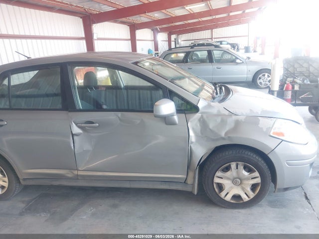 Nissan Versa 1.8s