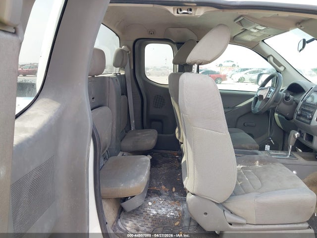Nissan Frontier S