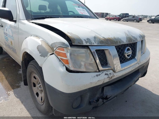 Nissan Frontier S