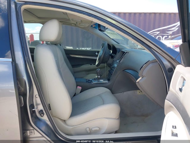 INFINITI G37 Journey