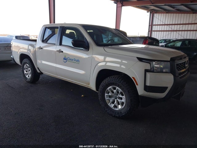 Salvage Nissan Frontier Image
