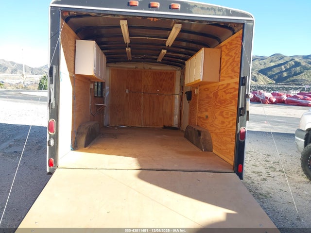 Carson Cargo 2004 Carson 8x
