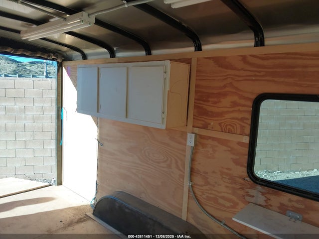 Carson Cargo 2004 Carson 8x