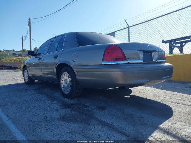 Ford Crown Victoria Standard