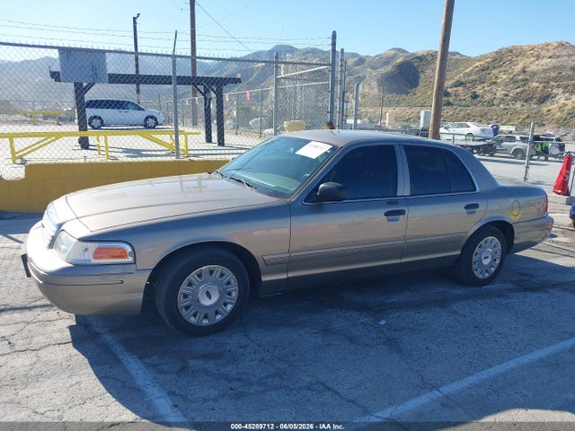 Ford Crown Victoria Standard