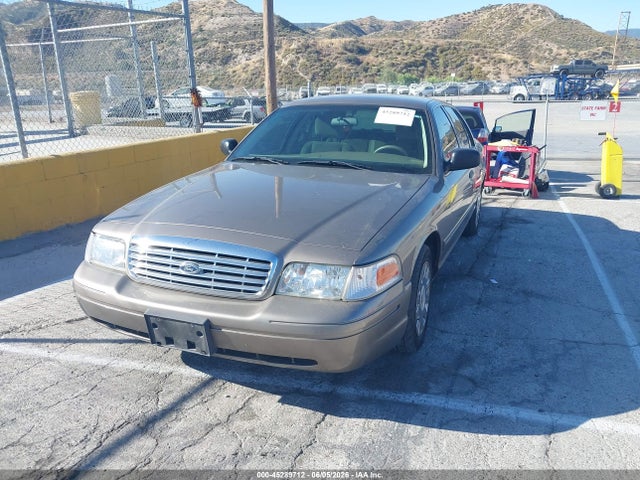 Ford Crown Victoria Standard