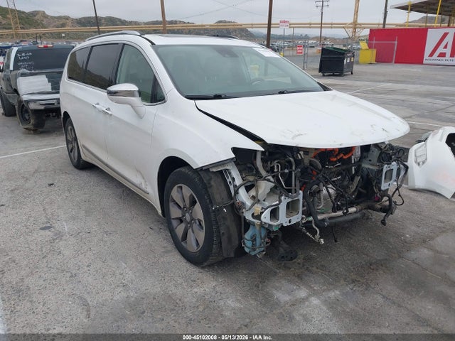 Salvage Chrysler Pacifica Image
